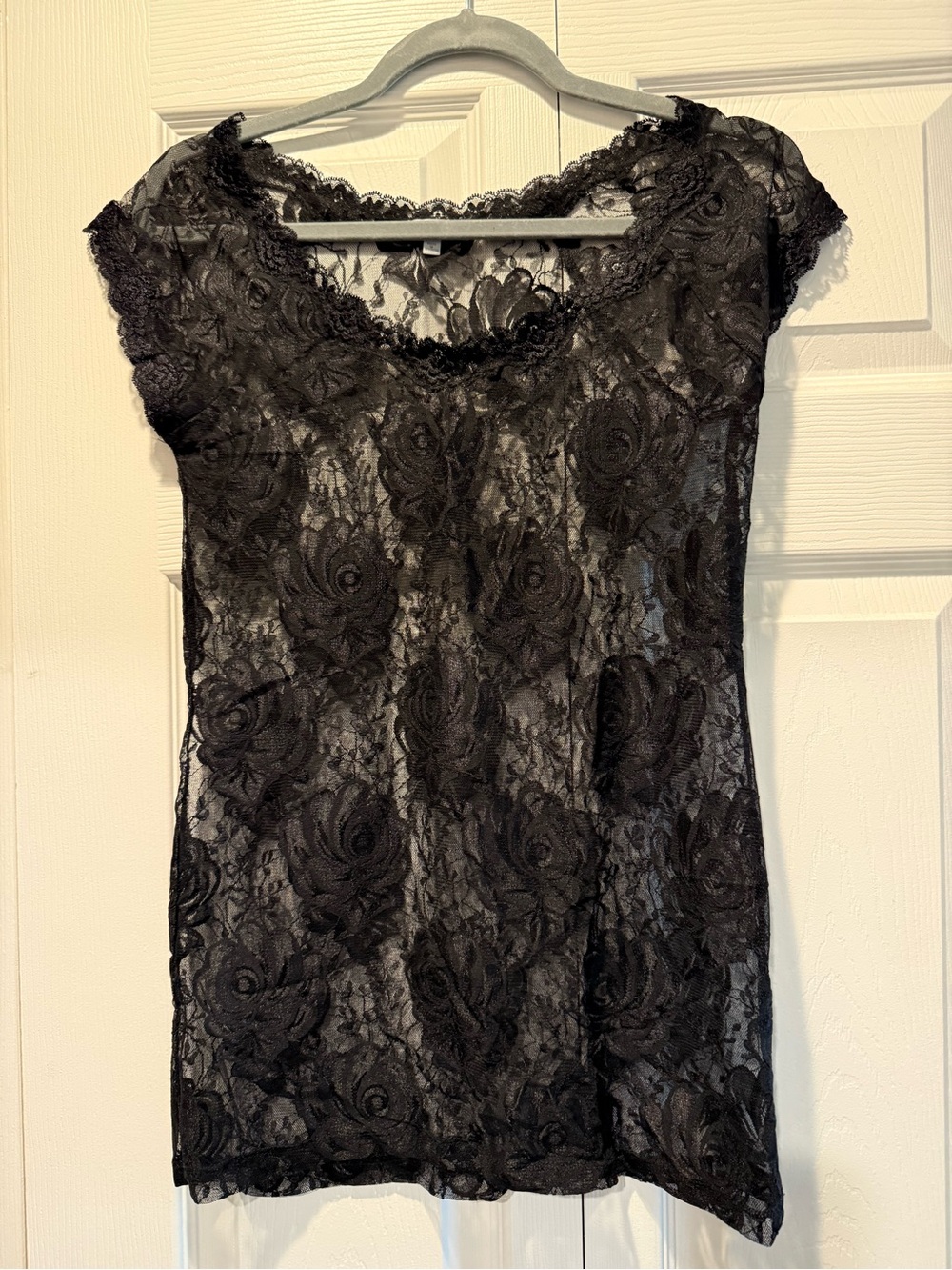 Charlotte Russe Black Floral Lace Cap-Sleeve Blouse